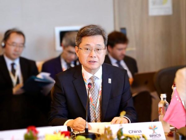 纯旭配资端 蓝佛安出席2025年金砖国家财长和央行行长会议